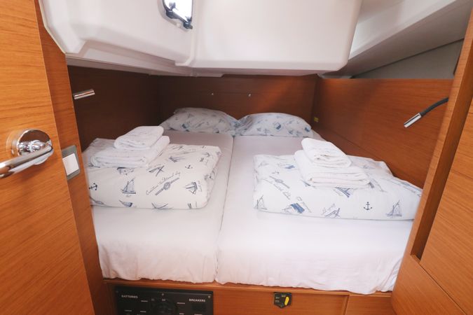 Jeanneau Sun Odyssey 440 | Habibi