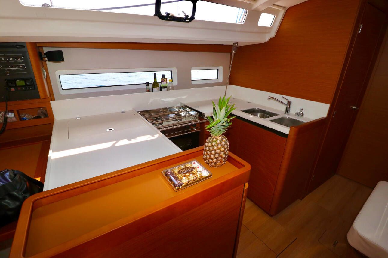 Jeanneau Sun Odyssey 440 | Habibi