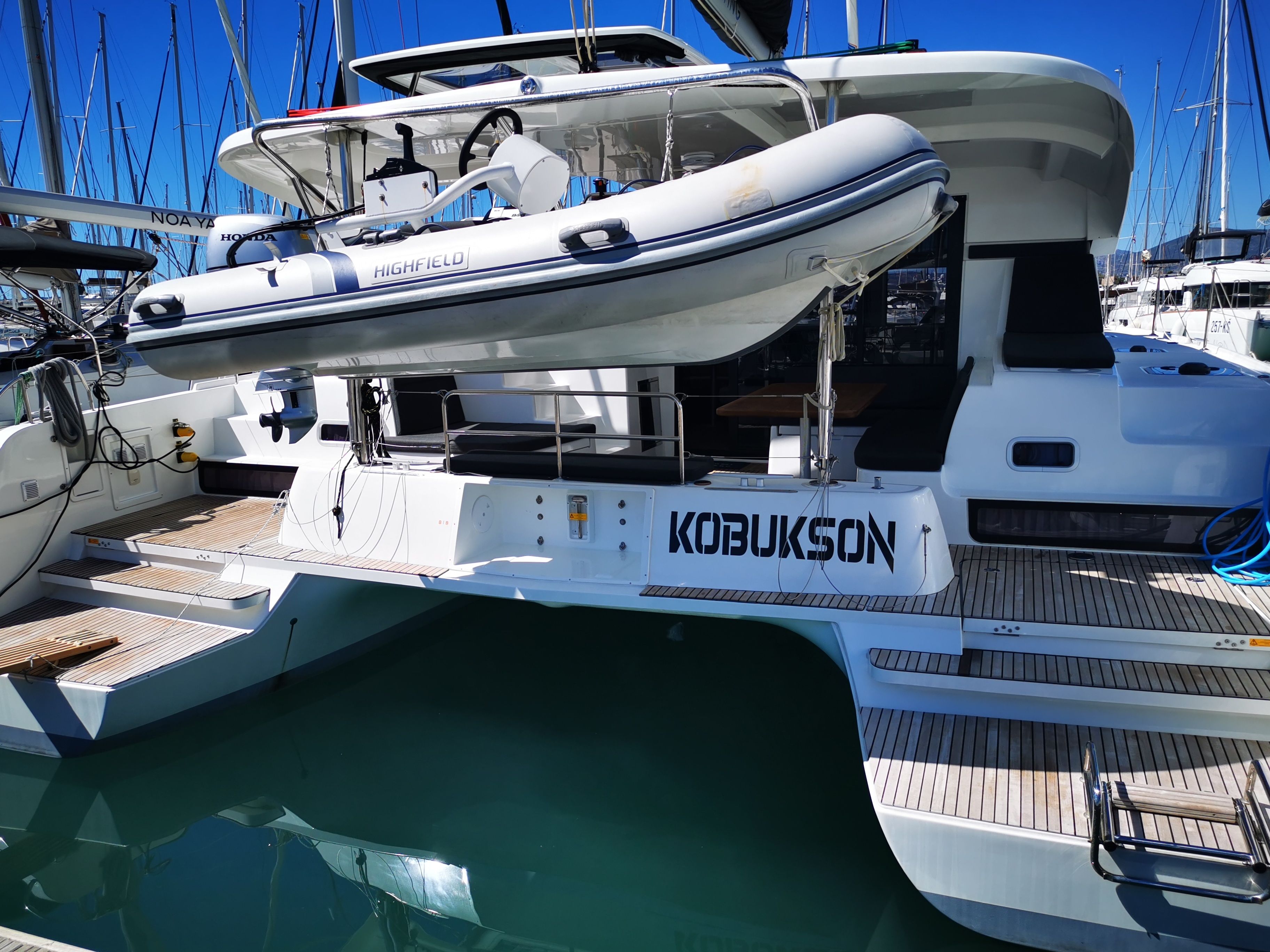 Lagoon 42 | Kobukson