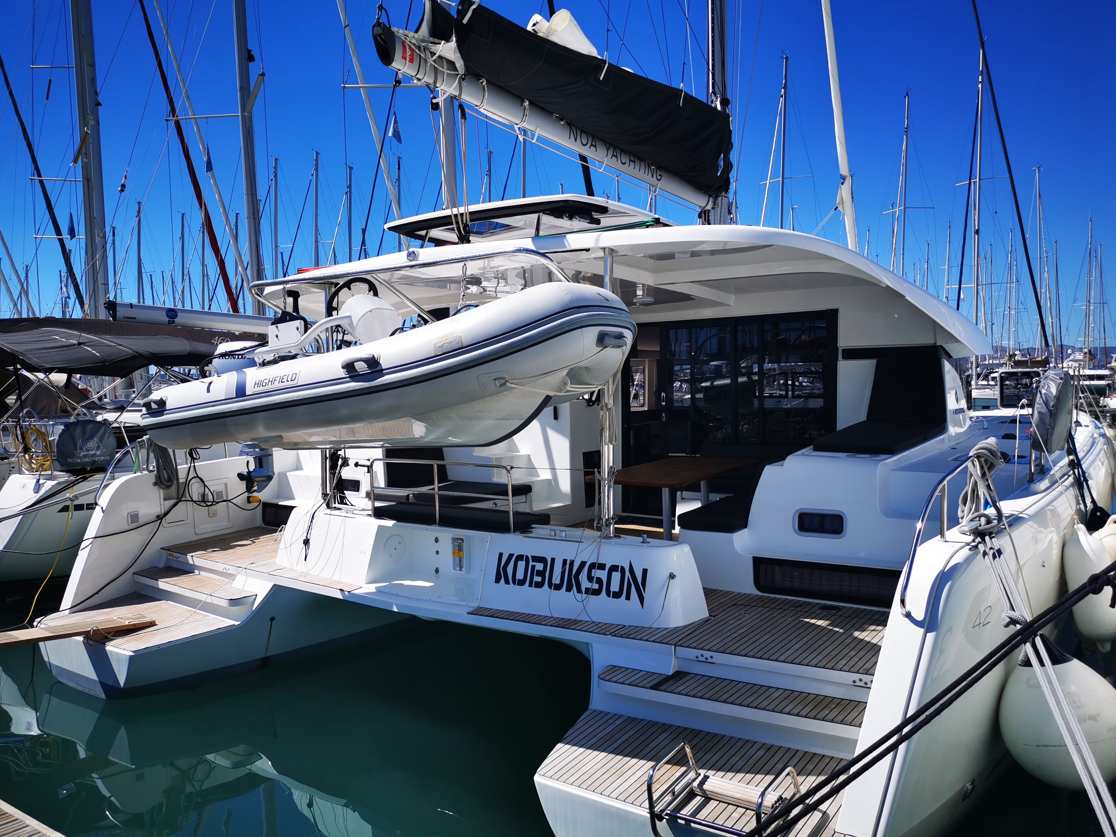 Lagoon 42 | Kobukson