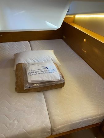 Jeanneau Sun Odyssey 490 | Aqua Fun