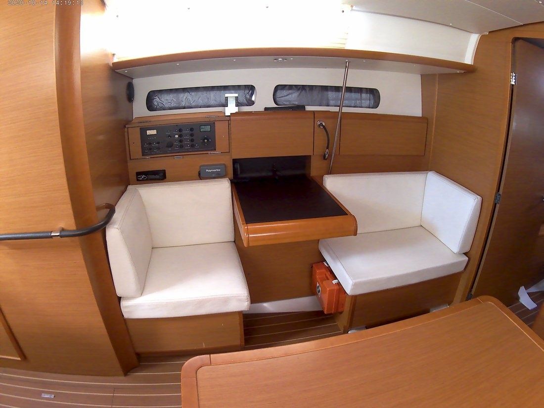 Jeanneau Sun Odyssey 409 | Traveller