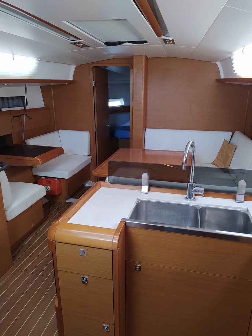 Jeanneau Sun Odyssey 409 | Traveller