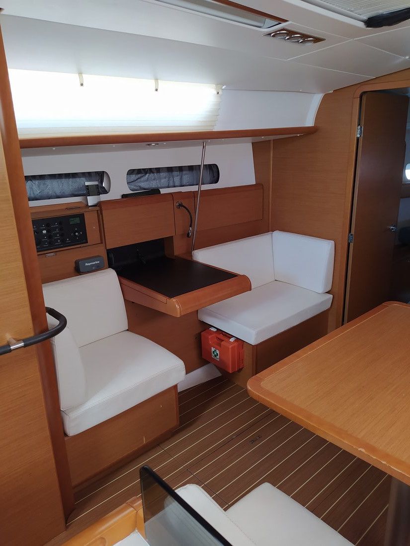 Jeanneau Sun Odyssey 409 | Traveller