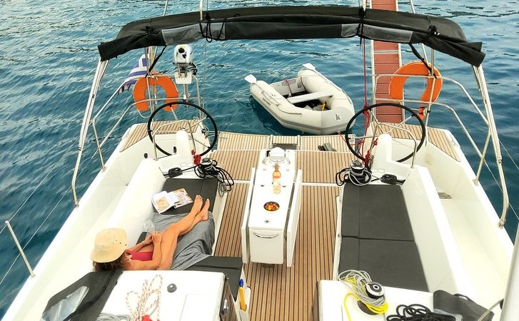Jeanneau Sun Odyssey 440 | Holiday Kiss