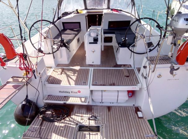 Jeanneau Sun Odyssey 440 | Holiday Kiss