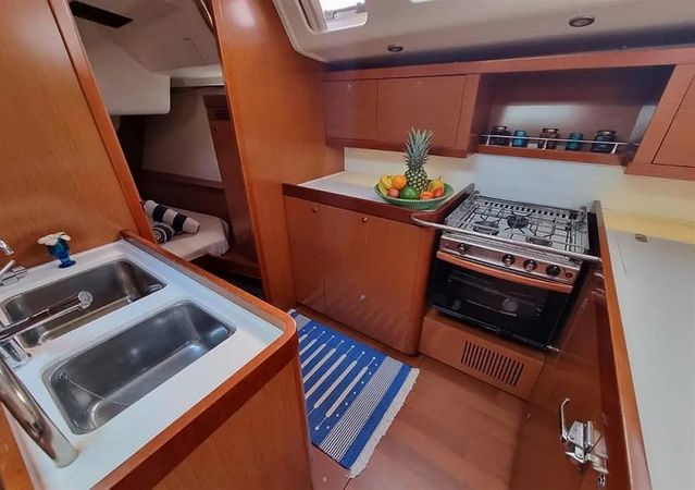 Beneteau Oceanis 54 | Thidawaree