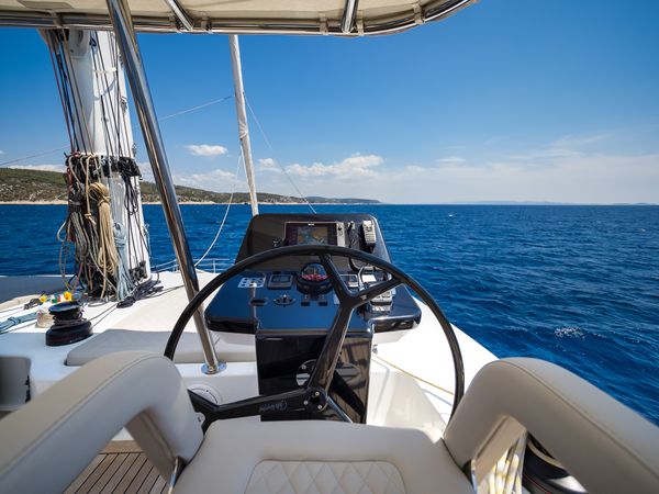 Sunreef 50 | Solitaire