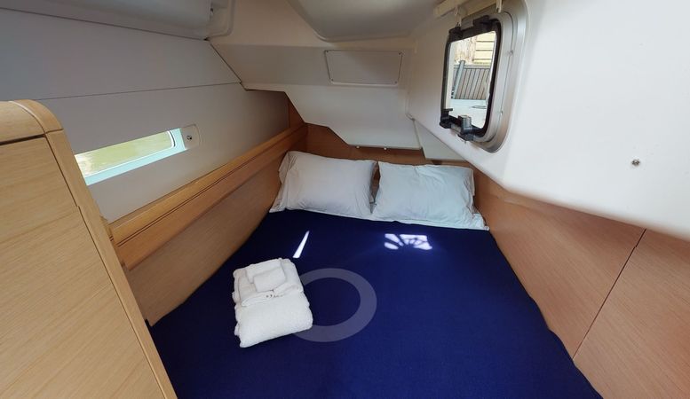 Jeanneau Sun Odyssey 389 | 39 North