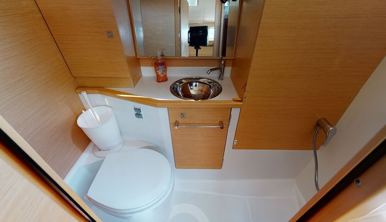 Jeanneau Sun Odyssey 389 | 39 North