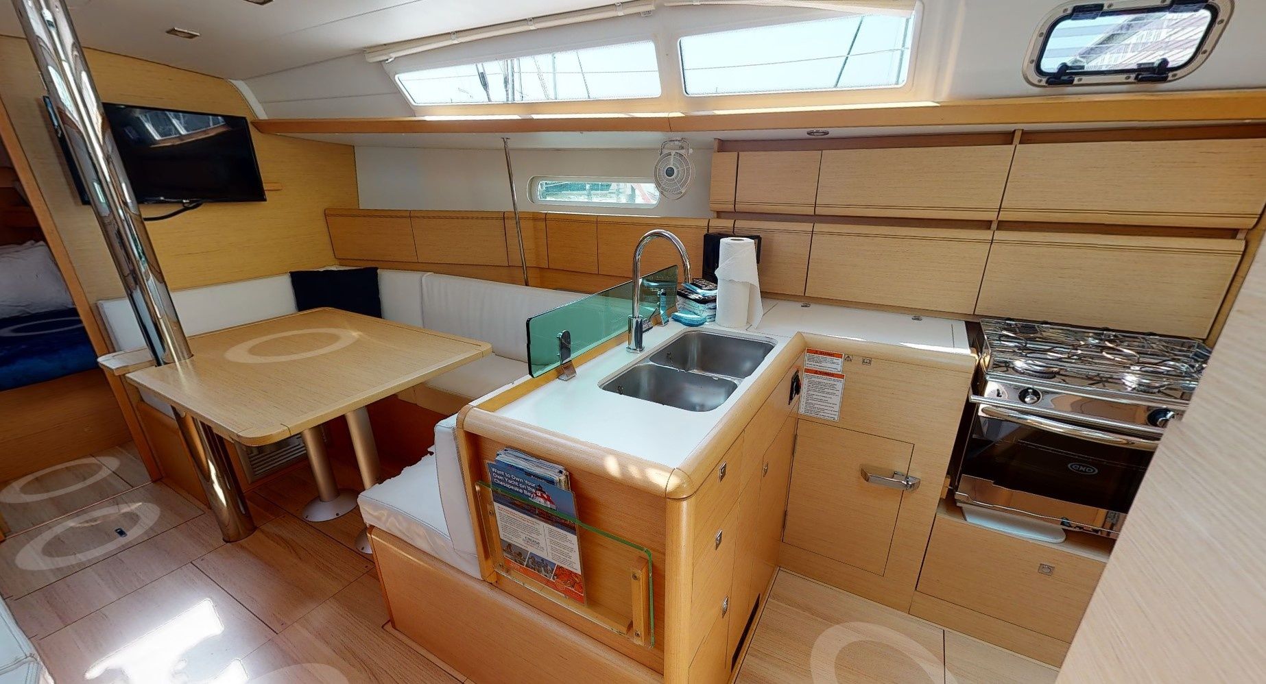 Jeanneau Sun Odyssey 389 | 39 North