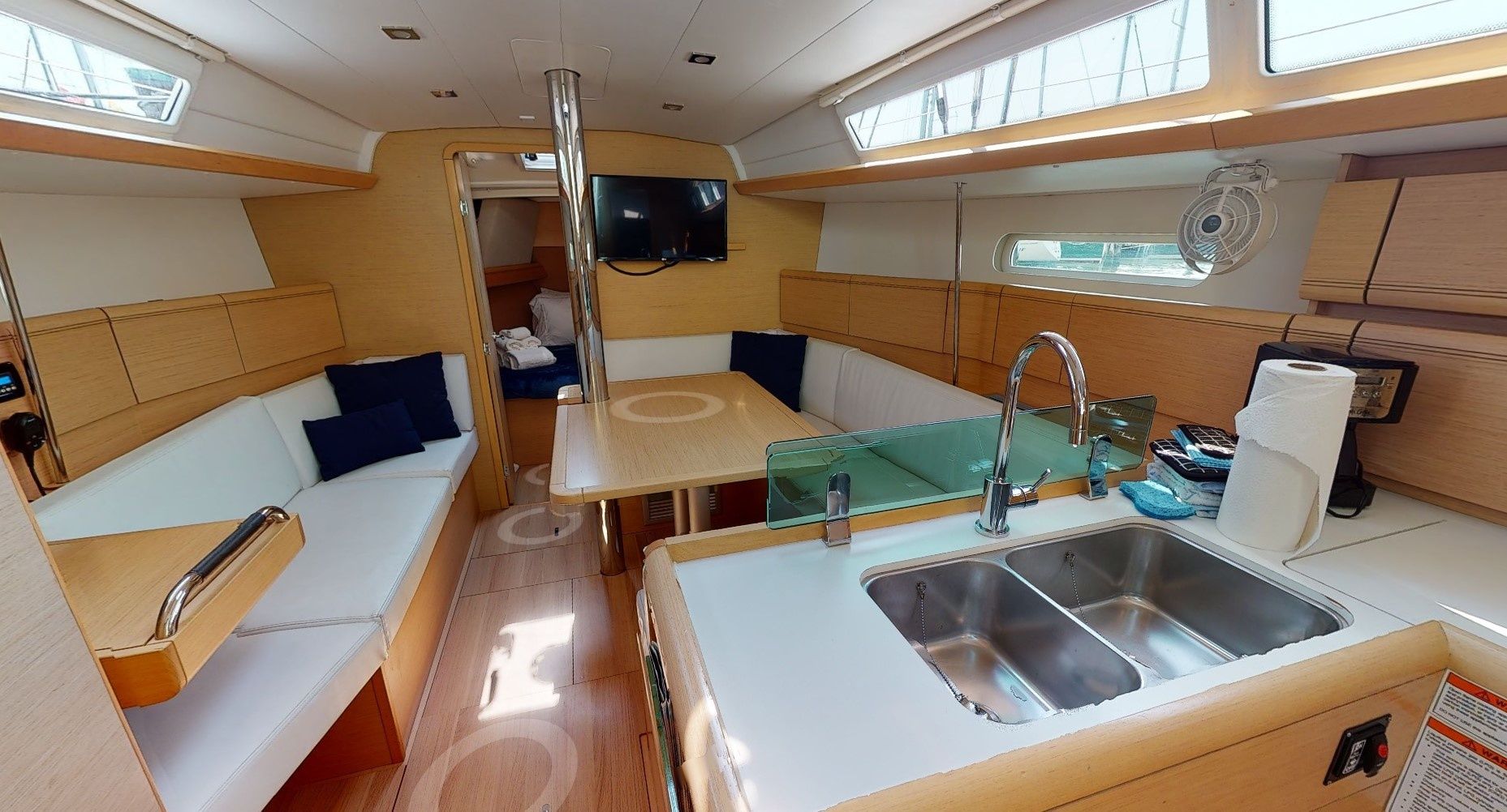Jeanneau Sun Odyssey 389 | 39 North