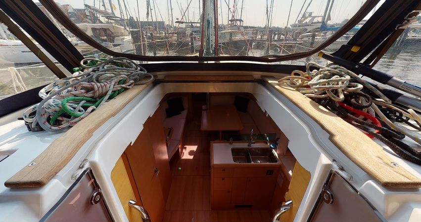 Jeanneau Sun Odyssey 389 | 39 North