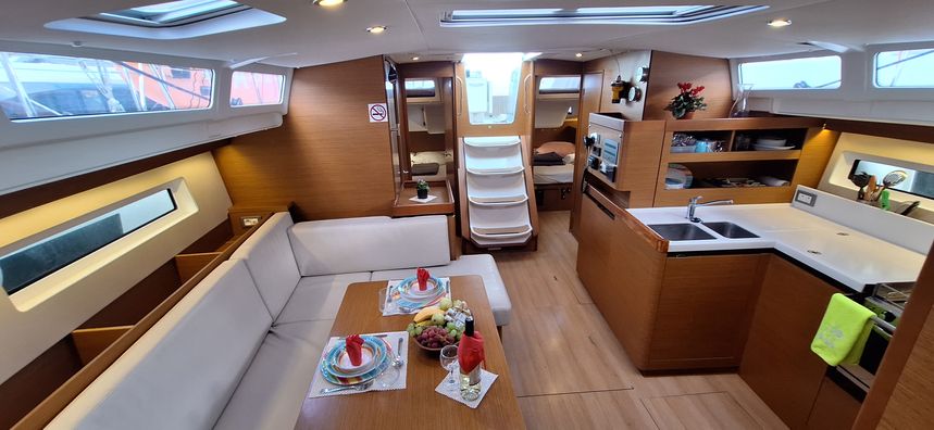Jeanneau Sun Odyssey 490 | Lady Flora 2