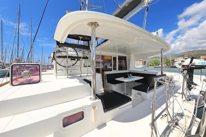 Lagoon 400 | Pagomo Nayan