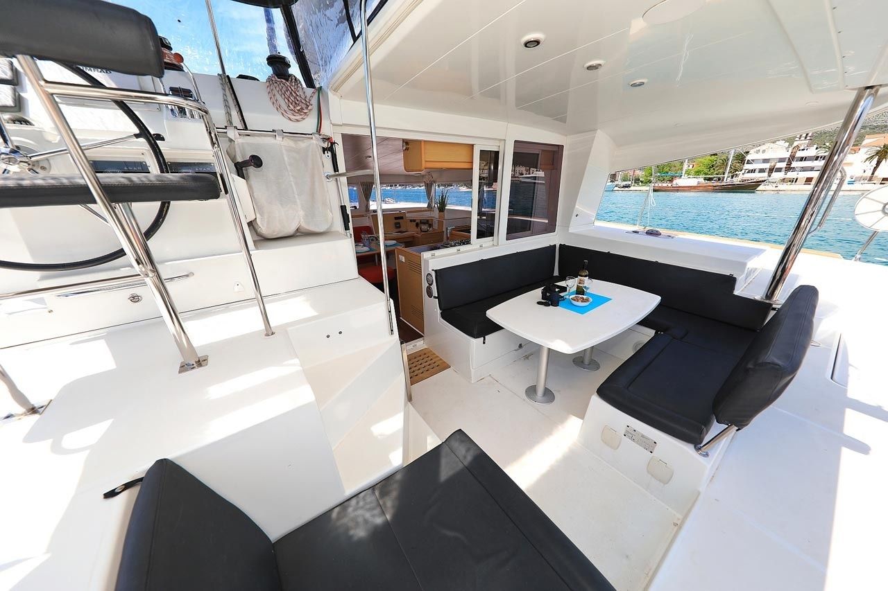 Lagoon 400 | Pagomo Nayan