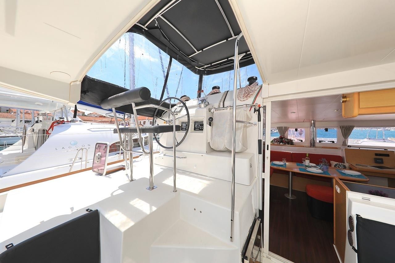 Lagoon 400 | Pagomo Nayan