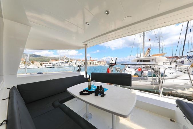 Lagoon 400 | Pagomo Nayan