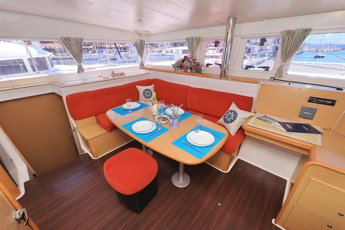 Lagoon 400 | Pagomo Nayan