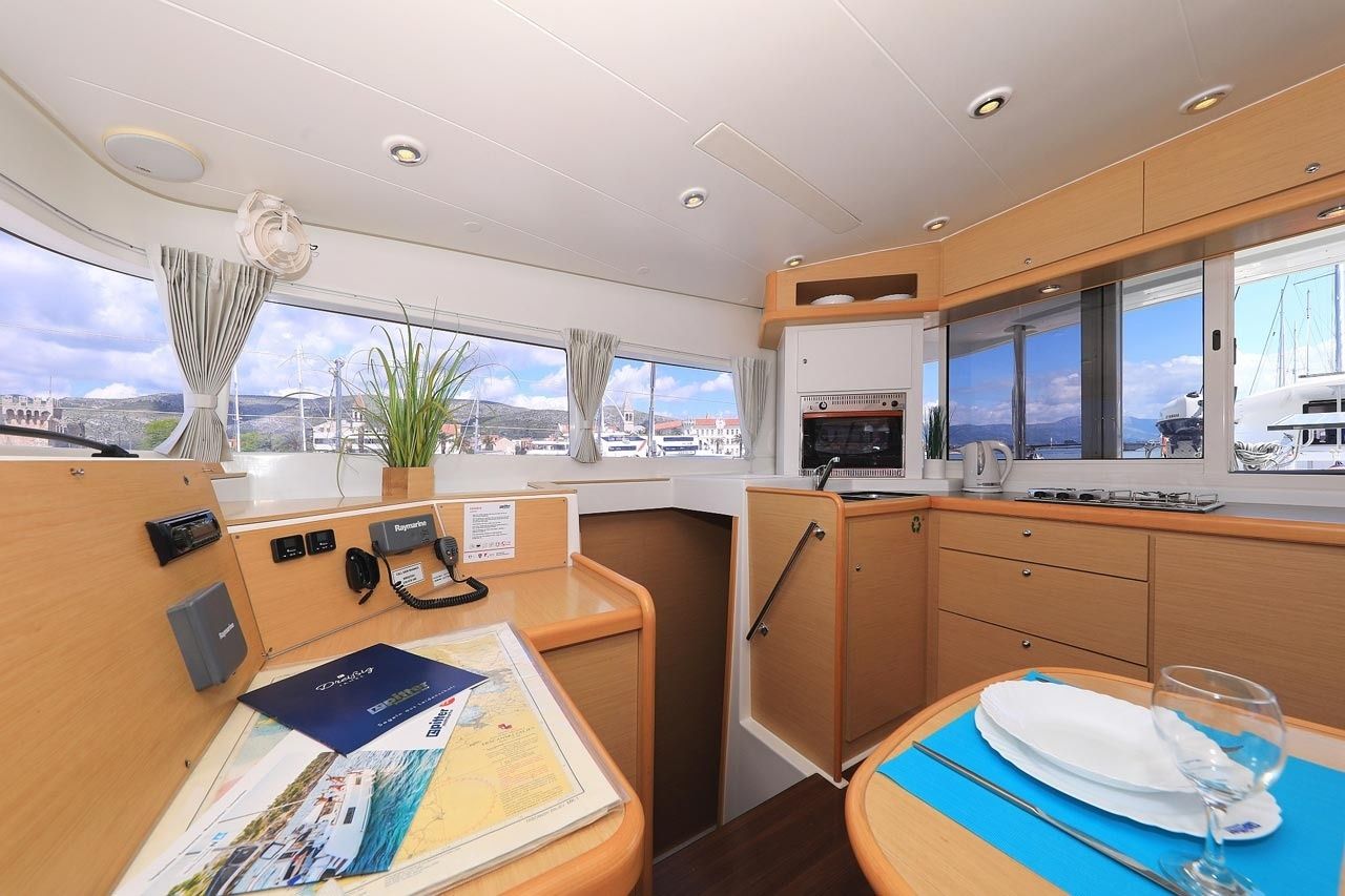 Lagoon 400 | Pagomo Nayan