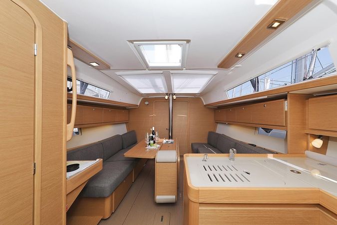 Dufour 382 | Elyra