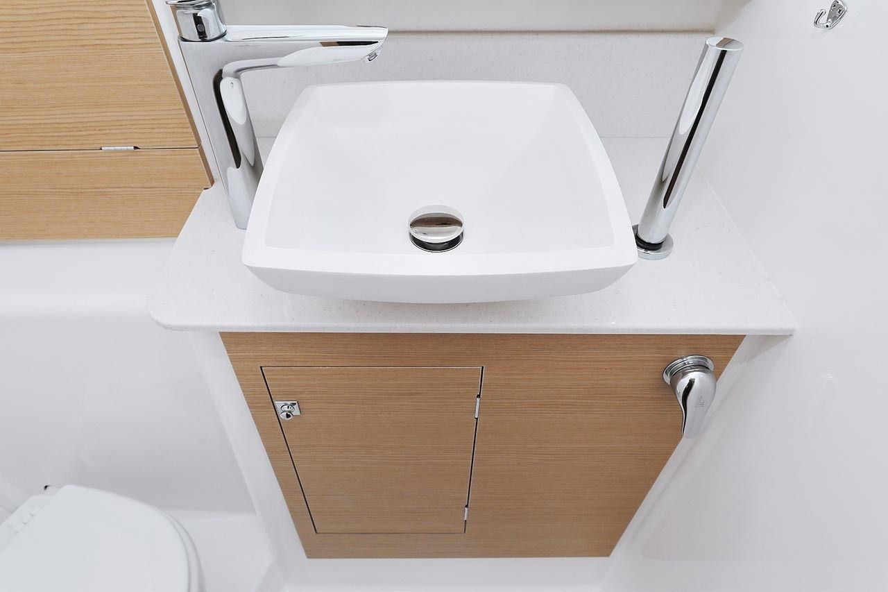 Dufour 382 | Elyra