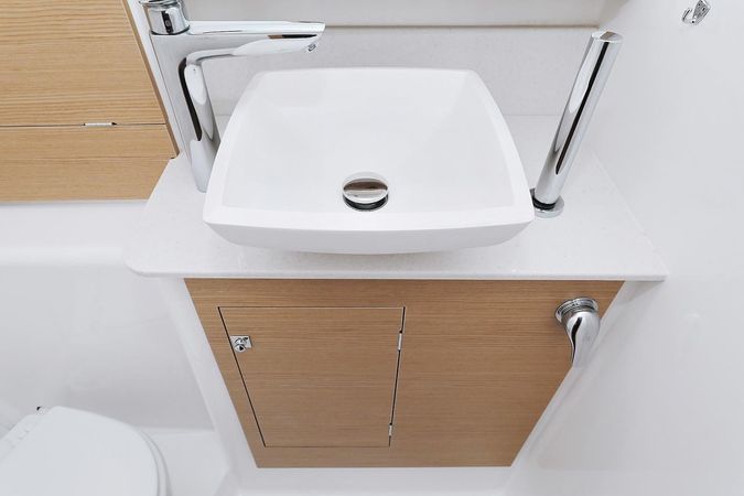 Dufour 382 | Elyra