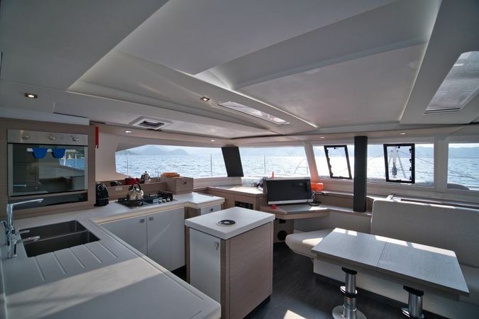 Fountaine Pajot Saona 47 | Sky Ada 2