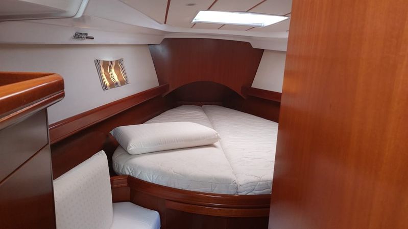 Beneteau Oceanis Clipper 423 | Aenaon