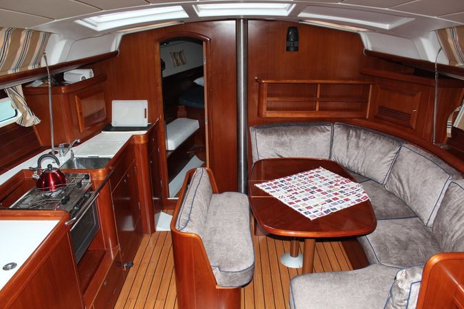 Beneteau Oceanis Clipper 423 | Aenaon