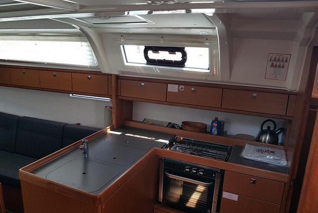 Bavaria Cruiser 37 | Amalia