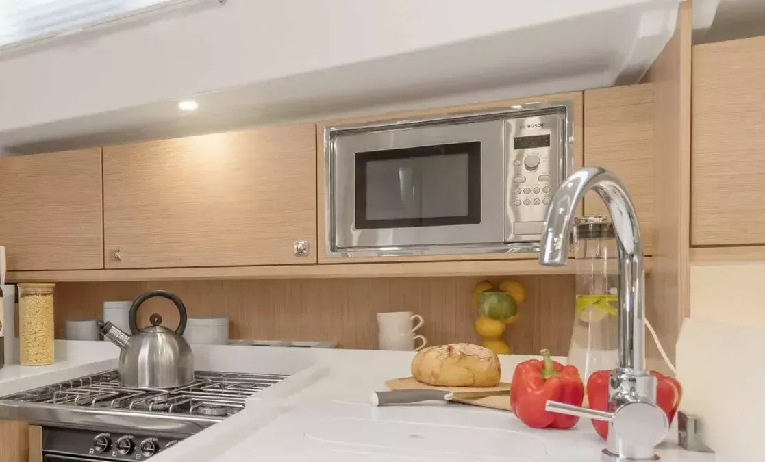 Bavaria C45 | Checkmate