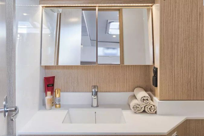 Bavaria C45 | Checkmate