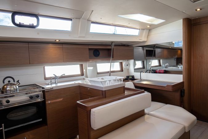 Beneteau Oceanis 51.1 | Hybris