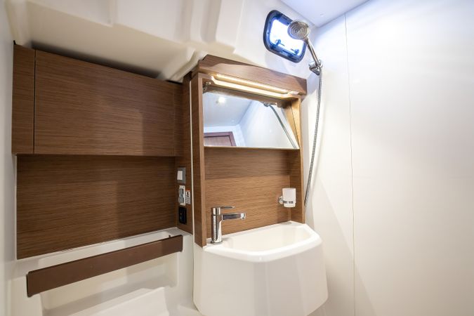 Beneteau Oceanis 51.1 | Hybris