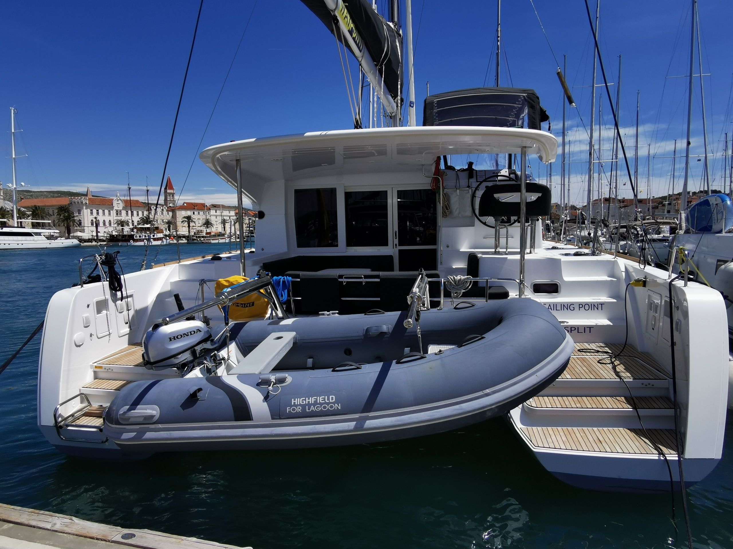 Lagoon 40 | Sailing Point