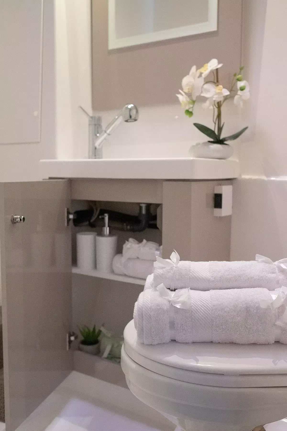 Fountaine Pajot Astrea 42 | Orestes