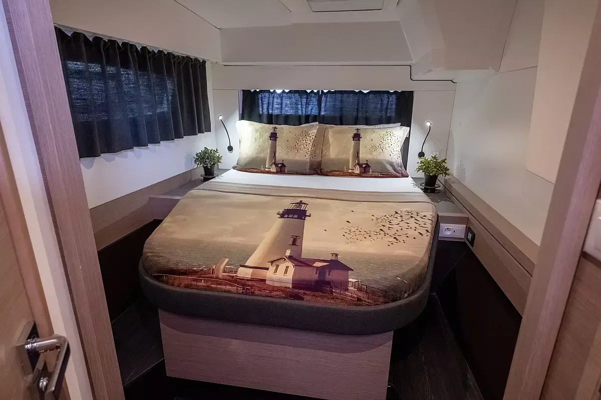 Fountaine Pajot Astrea 42 | Orestes
