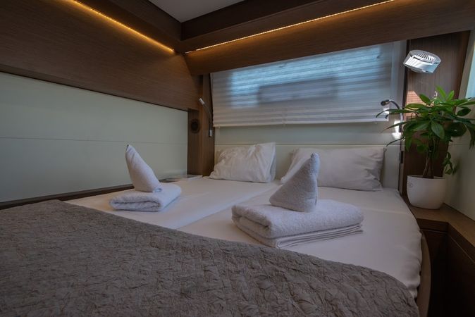 Lagoon 50 | For Sail Again