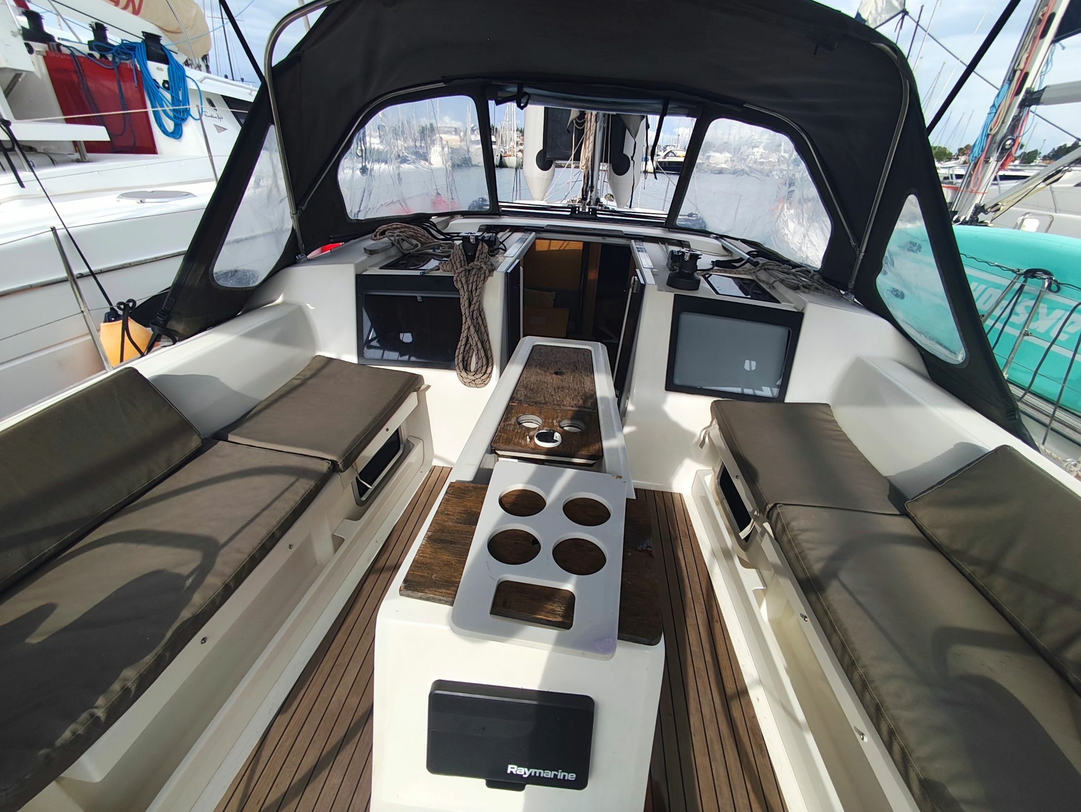 Dufour 412 | Iliana