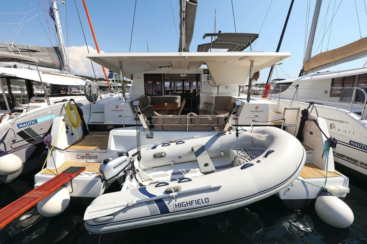 Fountaine Pajot Lucia 40 | Canopus