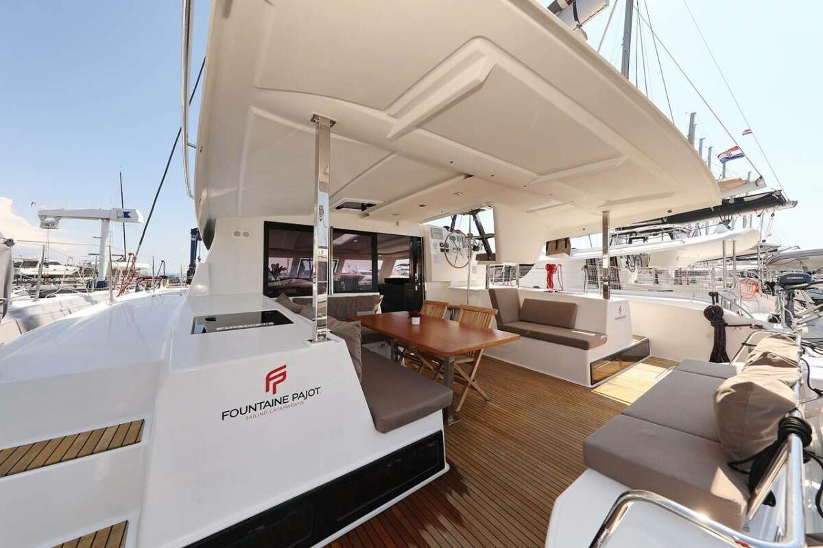 Fountaine Pajot Lucia 40 | Canopus