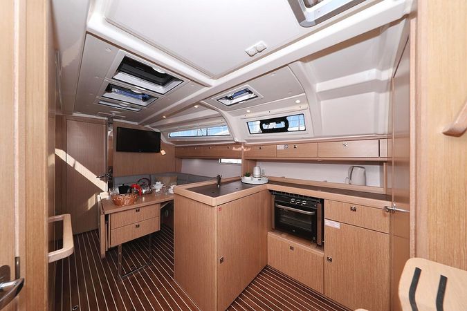 Bavaria Cruiser 37 | Bahari