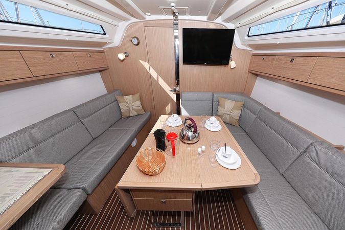 Bavaria Cruiser 37 | Bahari