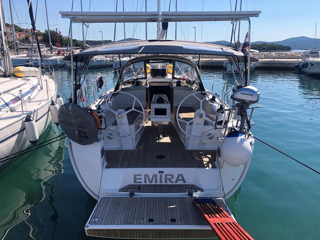 Bavaria Cruiser 37 | Emira
