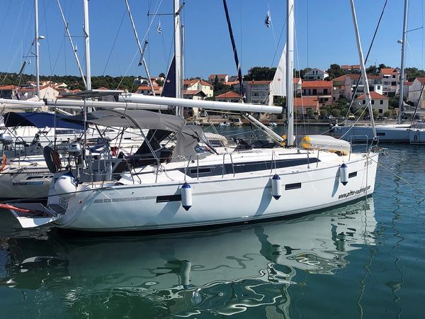 Bavaria Cruiser 37 | Emira