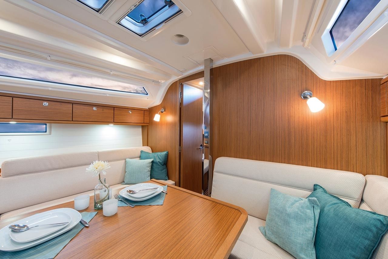 Bavaria Cruiser 37 | Emira