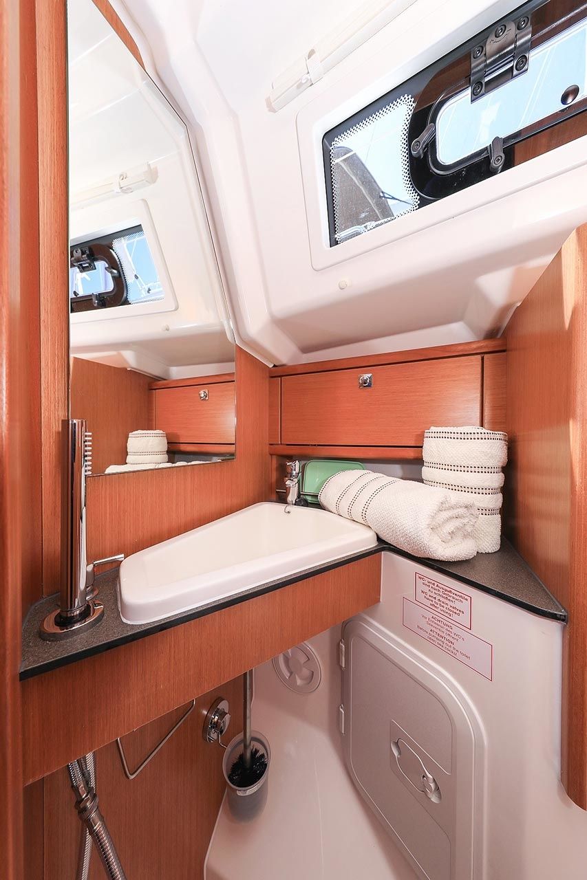 Bavaria Cruiser 34 | Deneb