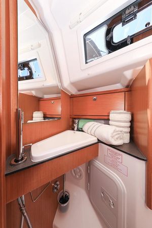 Bavaria Cruiser 34 | Deneb