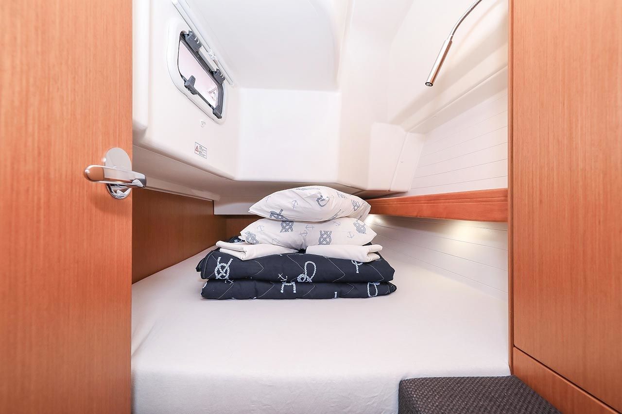 Bavaria Cruiser 34 | Deneb